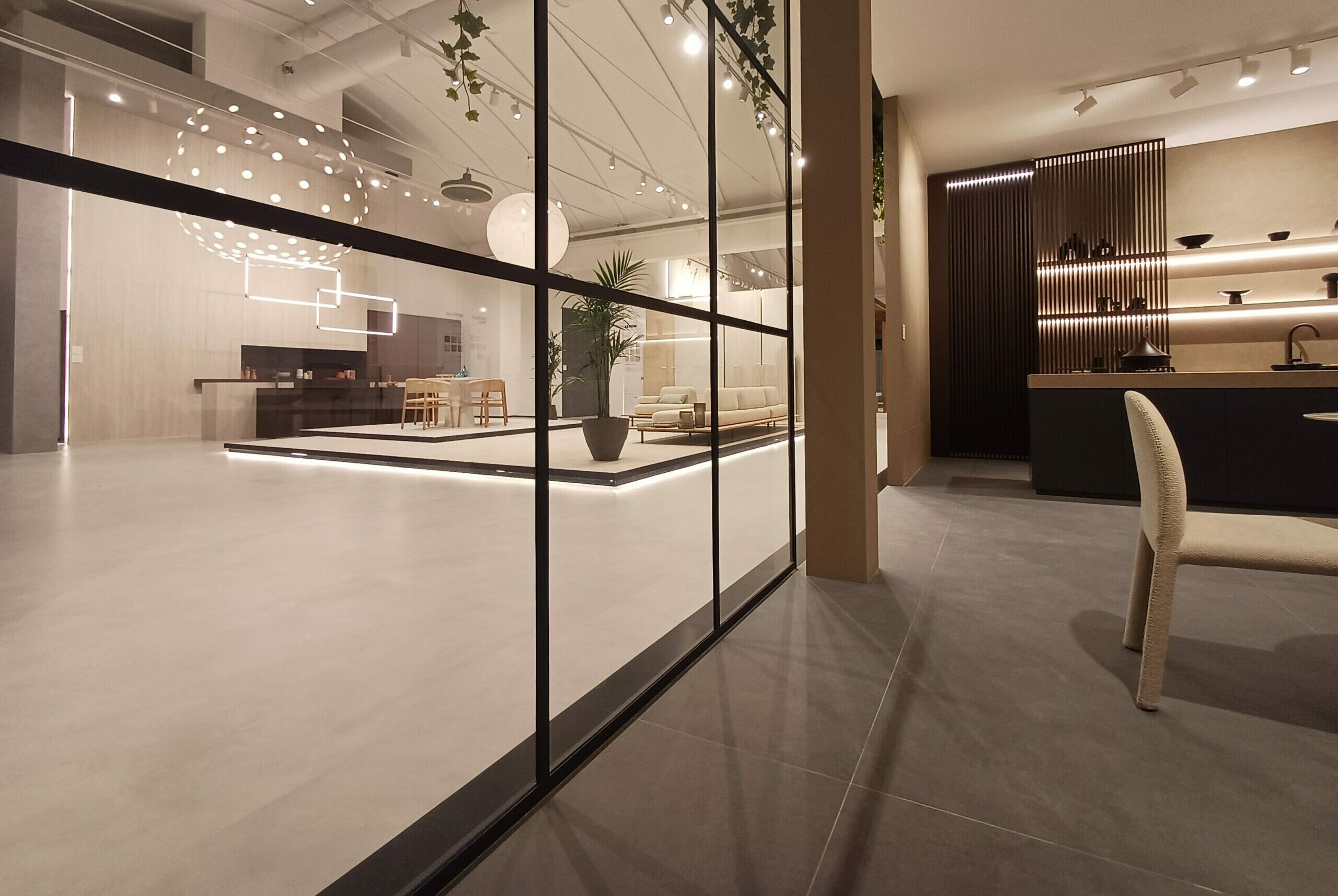 Showroom Supe
